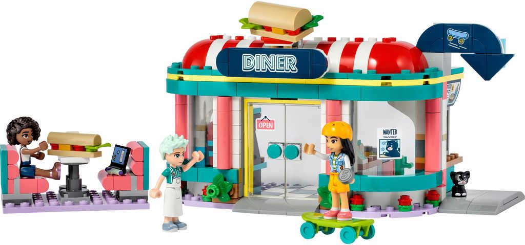 ds29042630_lego_friends_bistro_v_centru_mestecka_heartlake_41728_stavebnice_5