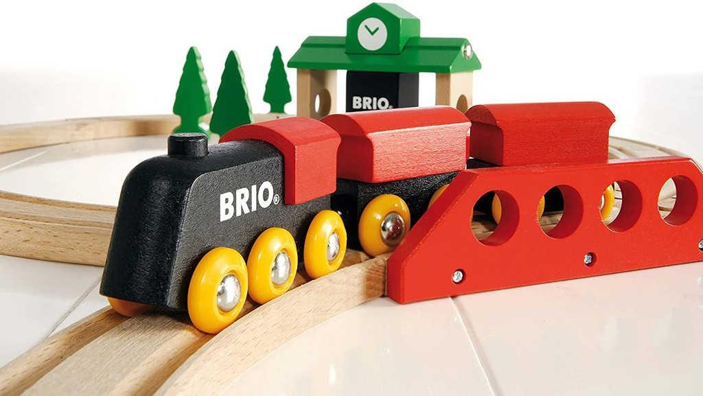 BRIO DŘEVO Baby vláčkodráha osmička Classic set s doplňky 22ks