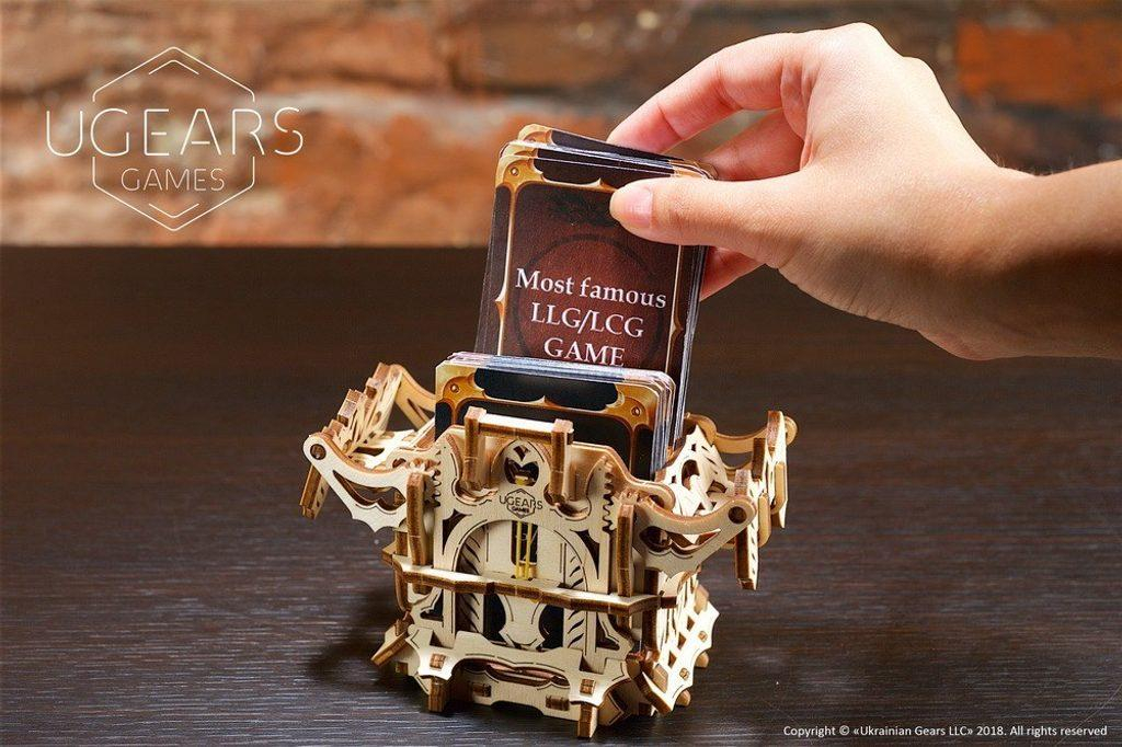 ds45816667_ugears_3d_drevene_mechanicke_puzzle_ulozny_box_na_karty_5