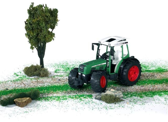 ds47972826_bruder_02100_2100_traktor_fendt_farmer_1