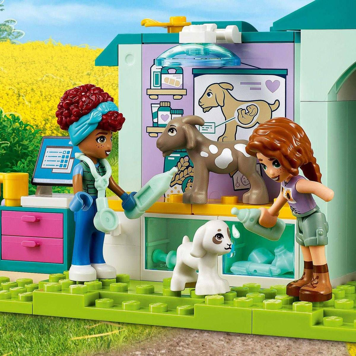 ds74688030_lego_friends_veterinarni_klinika_pro_zviratka_z_farmy_42632_stavebnice_5